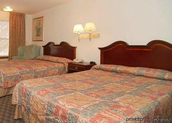 Econo Lodge Eagle Nest Exterior photo